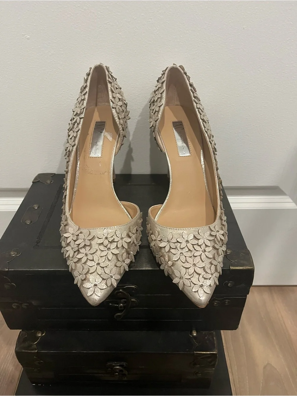INC International Concepts Metallic Floral Appliqué Pointed Toe Pump - Gold